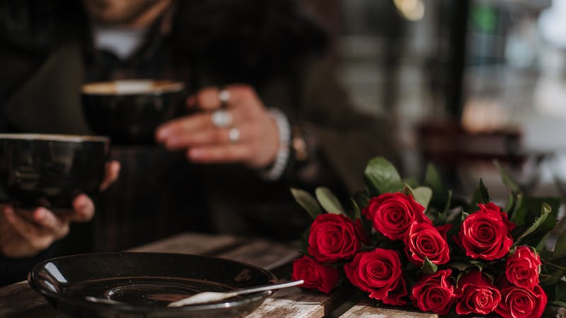 3. Hristiyan inancına göre St. Valentine aşkın, mutlu evliliklerin, arıcıların, gezginlerin ve hastaların koruyucusu