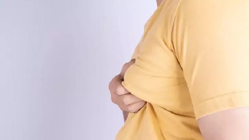 Doç. Dr. Özkan Erkeklerde jinekomasti sorunu büyüyor