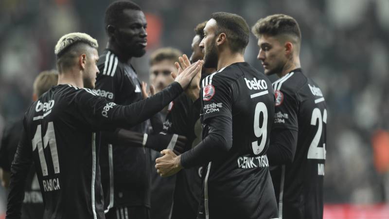 Sergen Yalçın 840 gün sonra Dolmabahçe'de; Beşiktaş'ın konuğu Antalyaspor