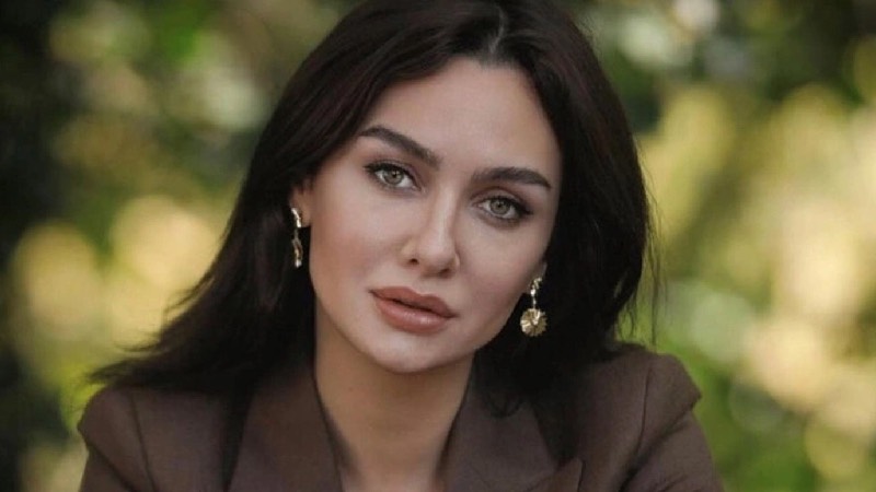 "YETERLİ OLUR UMARIM"  Birce Akalay ile Hakan Kurtaş'ın yeni bir aşka yelken açtığı iddia edilmişti. 