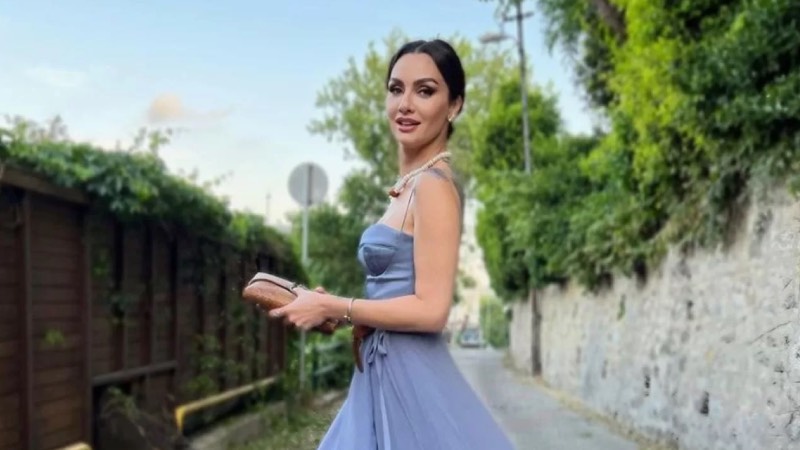 Geçen günlerde verdiği bir röportajda, "Gülüşümden anlaşılmıyor mu?" diyen 39 yaşındaki güzel, özel hayatıyla ilgili sorulara yanıt verdi.