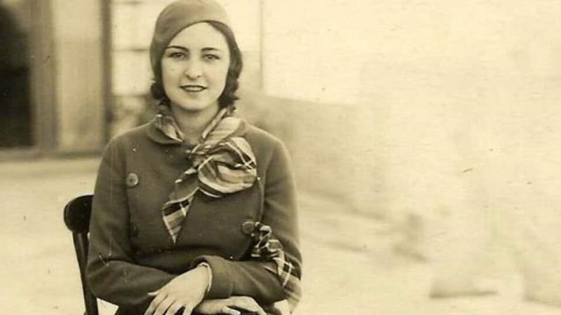 Sabiha Gürayman 1919 - 2003 TÜRKİYE'NİN İLK KADIN İNŞAAT MÜHENDİSİ Kayıtlarda inşaat fakültesinde ilk kayıt yaptıran kız öğrenci olarak iki kişi gösteriliyor. Birisi Sabiha Gürayman diğeri ise Melek Erbul. Gürayman, 35 yaşında meslek hayatının en büyük eseri olarak gördüğü, Ata'sına kadınlara verdiği haklar konusunda minnetini ödeme fırsatını bulduğunu söylediği, Anıtkabir inşaatında bir kadın mühendis olarak görev alır.