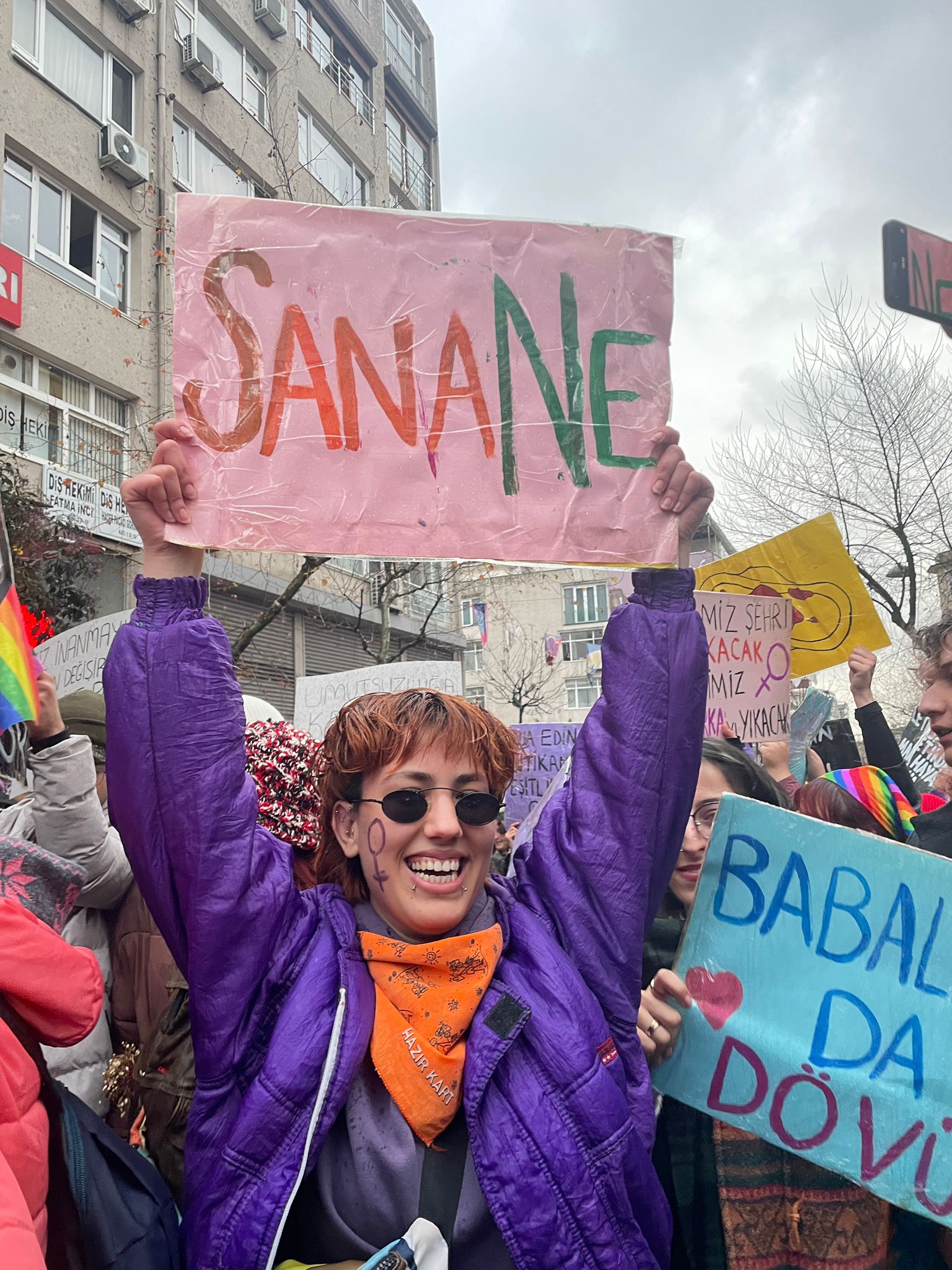 8 Mart | Feminist Gece Yürüyüşü için sokaklara çıkan kadınlar ve LGBTİ+'lar pankartlarla böyle haykırdı!
