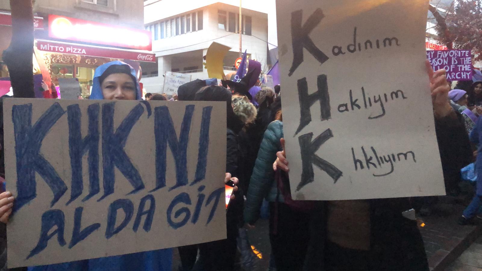 8 Mart | Feminist Gece Yürüyüşü için sokaklara çıkan kadınlar ve LGBTİ+'lar pankartlarla böyle haykırdı!