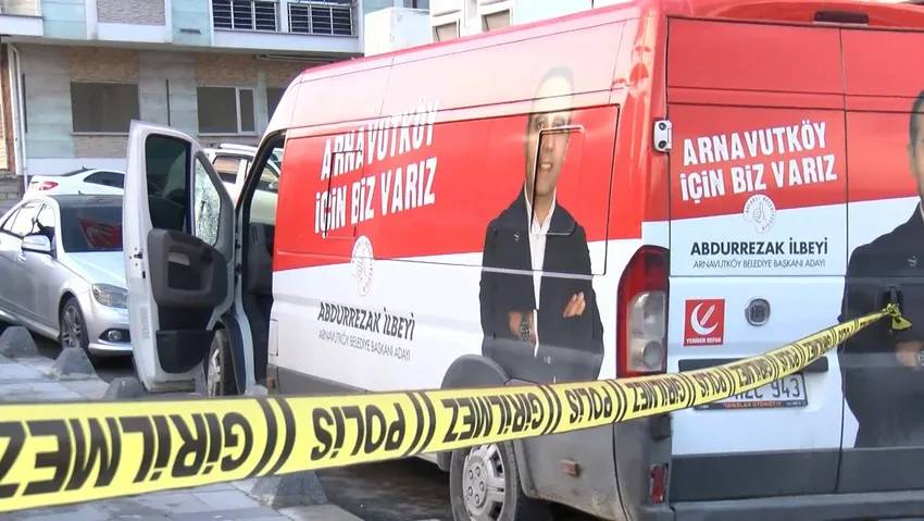 İstanbul'da Yeniden Refah Partisi'nin seçim aracına silahlı saldırı