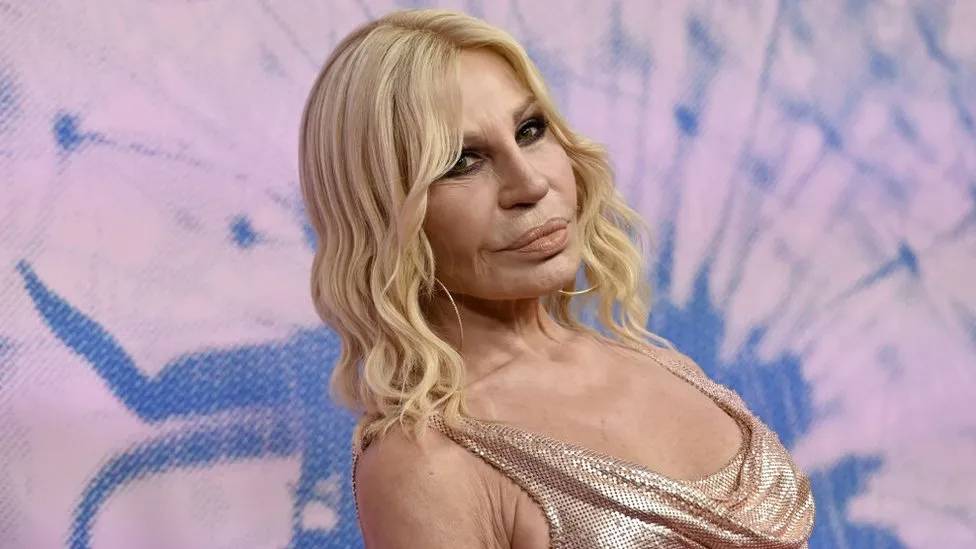 Los Angeles'ta asansörde mahsur kalan Donatella Versace kurtarıldı