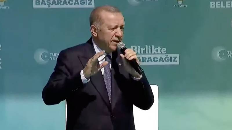 Erdoğan: Bu duvarlardaki hani 'Tam ileri' diyor ya şimdi ona 'Tam ileri yolun açık olsun' demek lazım