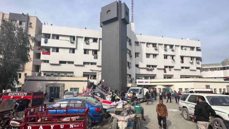 İsrail, binlerce Filistinlinin sığındığı El Şifa Hastanesi'ne baskın düzenledi
