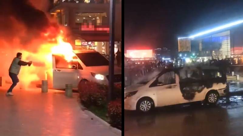 Bursa Büyükşehir Belediye başkan adayının seçim minibüsü yandı