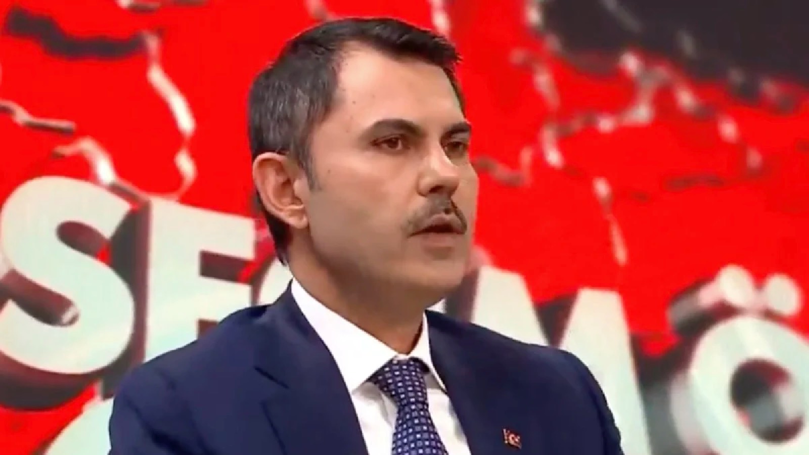 Murat Kurum'dan YRP seçmenine Ayasofya mesajı: İbadete açılsın diyene mi; müze olsun diyene mi oy vereceğini seçmen takdir eder