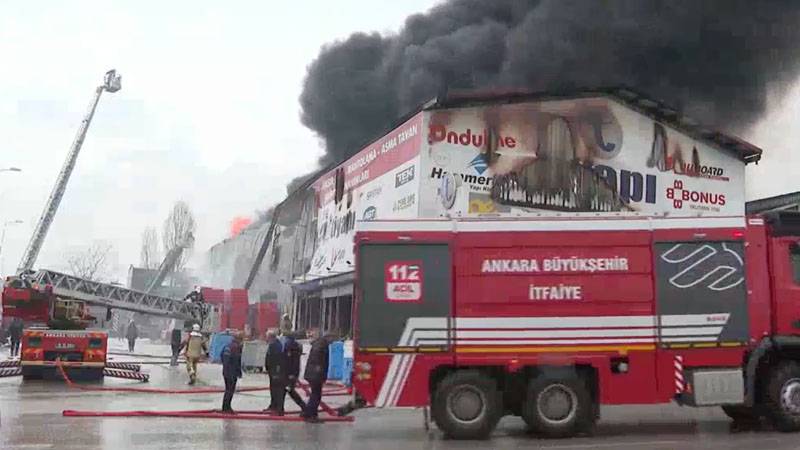 Ankara Demirciler Sanayi Sitesi'nde yangın; ekipler müdahale ediyor