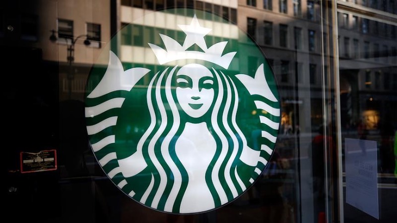 Starbucks tuvaletinde gizli kamera skandalı: Markadan açıklama geldi