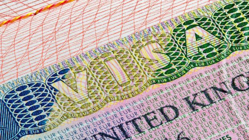 İngiltere'de 275 göçmene var olmayan bir bakımevinde çalışmak üzere vize verildi