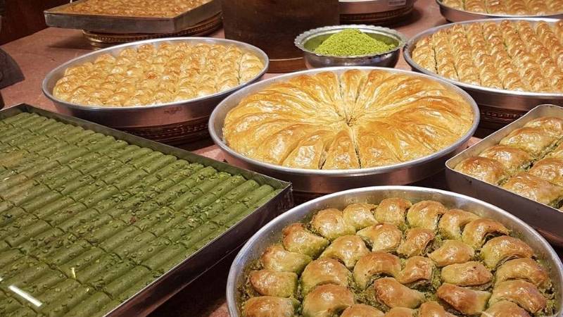 1712815433021-1705916957180-baklava.jpg