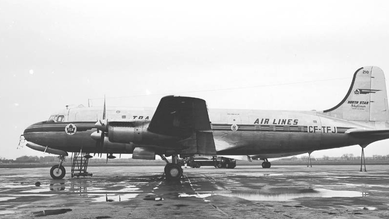  Kanada Pasifik Hava Yolları Douglas DC-4: Kore Savaşı’nın devam ettiği bir dönemde Kanada Pasifik Hava Yolları’na ait Douglas DC-4 tipi bir uçak Vancouver kentinden Japonya’ya doğru uçuşa geçti. 31 yolcu ve 6 kişilik mürettebat taşıyordu. Uçak Alaska’ya yaklaşırken yağmur, düşük görüş mesafesi ve buzlanma koşullarıyla karşılaştı. Mürettebat o zamana dek herhangi bir olumsuz durum rapor etmemişti. Ancak 37 kişiyi taşıyan uçaktan bir daha asla haber alınamadı. Günlerce süren arama kurtarma çalışmalarına rağmen uçağa ait hiçbir ize rastlamak mümkün olmadı.