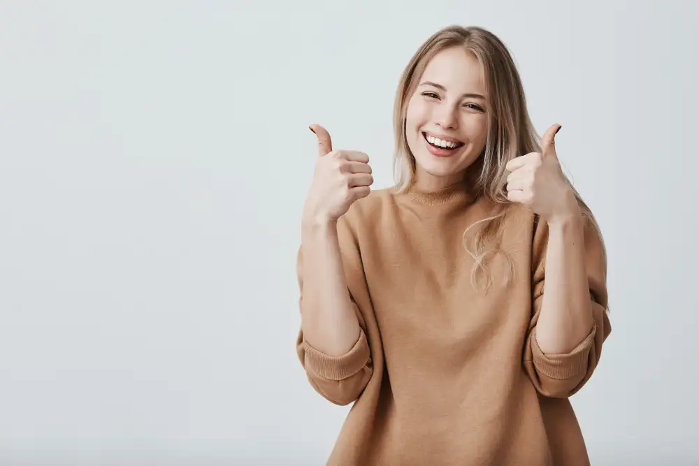 Bir tür "mutluluk" kimyasalı olan dopamin seviyelerinin yüksek olması, genellikle keyif, memnuniyet ve motive hissiyle ilişkilendirilir. Belli miktarda egzersiz yapmak ve yeterli uyumak gibi sağlıklı uygulamalara katılmak vücudumuzun dopamin seviyelerini doğal olarak artırmanıza yardımcı olabilir. İşte, dopamin seviyesini doğal olarak artırmanın en iyi 9 yolu...