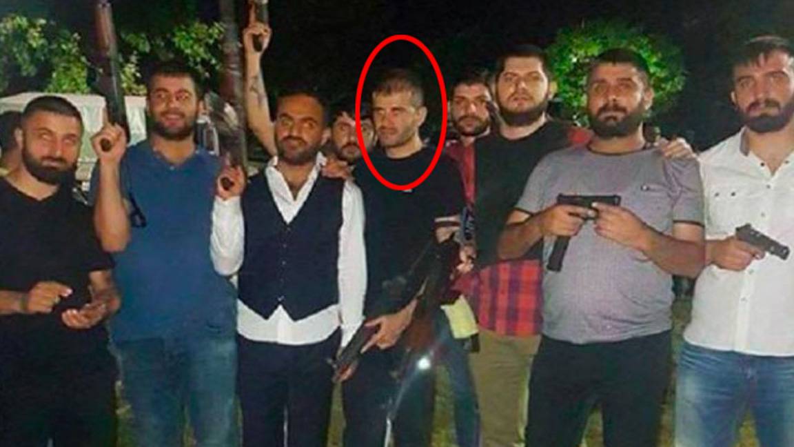 Ayhan Bora Kaplan'a TRT binası önündeki silahlı fotoğraf soruldu: "Devlet görevlilerini suçlamamı bekliyorlar, cevabı burada veremem"