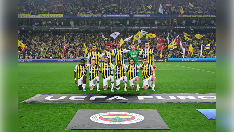 Spor yazarları, Fenerbahçe - Olympiacos maçını değerlendirdi: Hakem, takdir haklarını hep Yunanistan ekibinden yana kullandı