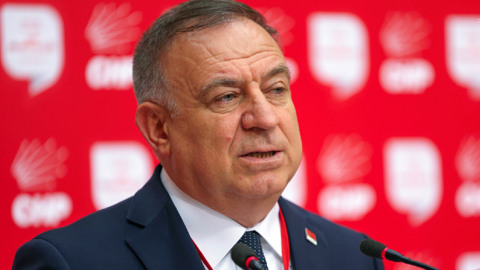 CHP'li Zeybek'ten Anadolu Ajansı'nın "mezarlıklara zam" haberine tepki: Araştırdık, pat diye patladın!