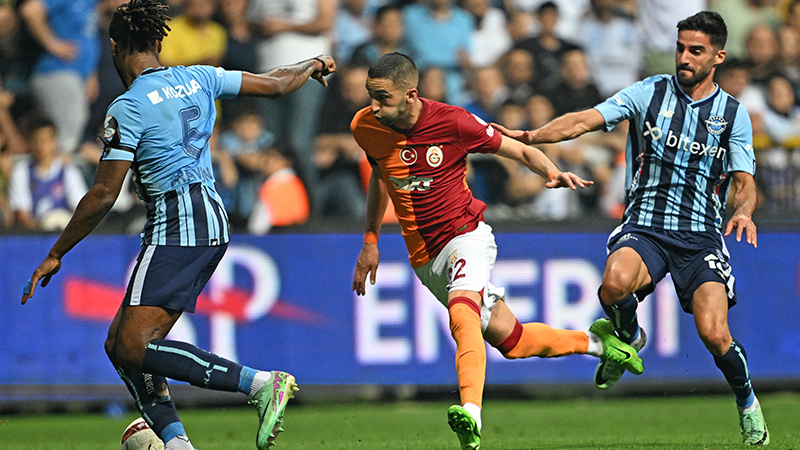 Deniz Çoban - Fanatik: Hakem Bahattin Şimşek, ilk sarı kartını 89’da gösterdi ve bu dakikaya kadar en az 4 sarı atladı. Sanırım maçı kartsız bitirme gayretindeydi. Barış Alper’in Atal’a, Balotelli’nin Abdülkerim’e ve Manev’in Icardi’ye müdahalelerinde sarı kartlarını göstermedi. Ayrıca 69. dakikada Grovillon’un, koluyla Kaan’ın kafasına doğru yaptığı dikkatsiz hamle penaltıydı.