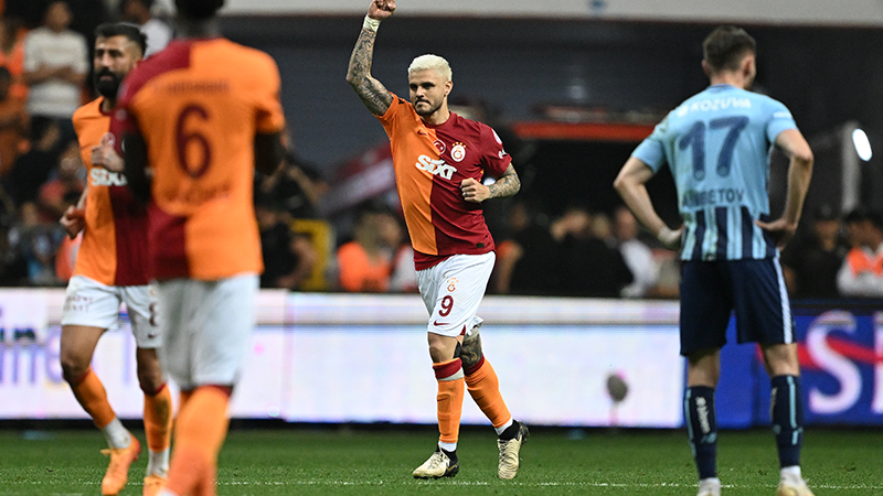 Levent Tüzemen - Sabah: Mertens bir yıl daha Galatasaray'da olmalı. Barış Alper, bazen mükemmel işlere imza atıyor, elekle su taşır gibi davranıyor. Barış yine çok koştu, iyi mücadele etti ama aklı hep şut atmaktaydı. Pas vermeyi düşünmedi. Rakibine çalım atma inadına girence inanılmaz top kayıpları yaşadı. Galatasaray, Adana'da galip gelerek hem kazanamama şansızlığını kırdı hem de şampiyonluğun boyunu kısalttı.