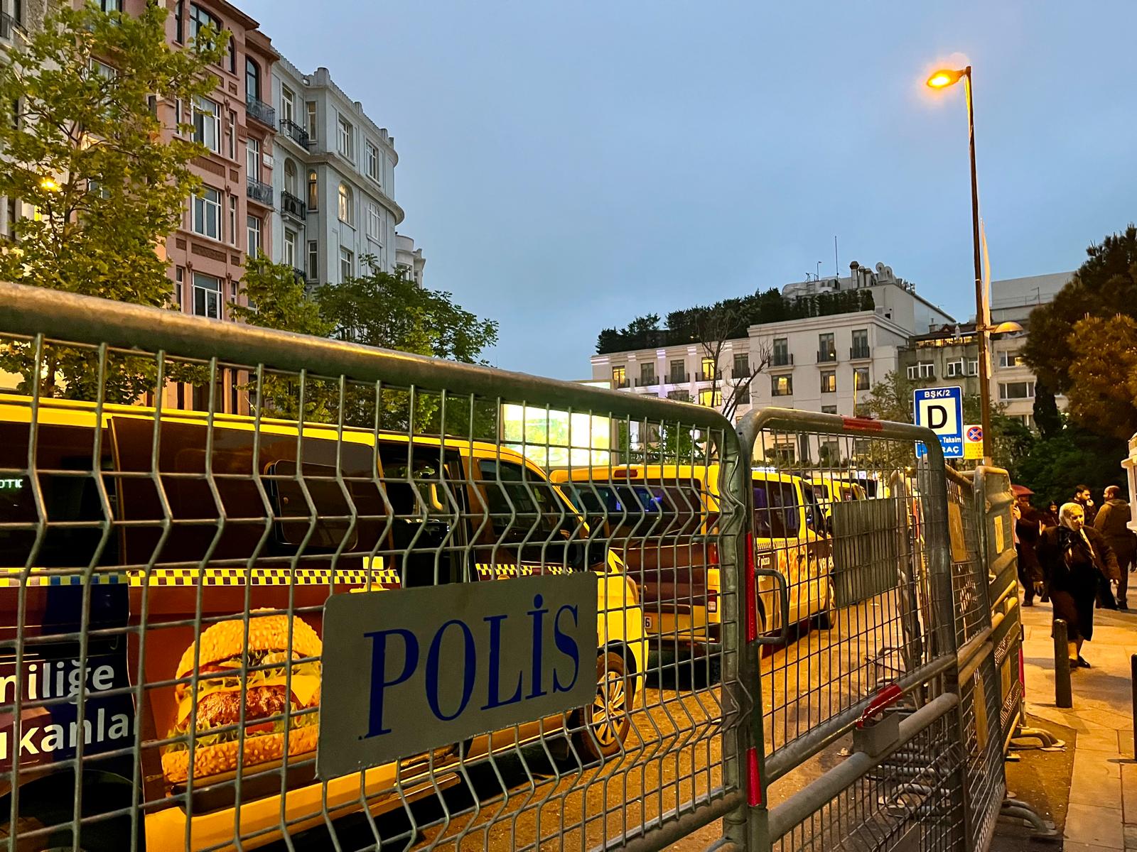 Gümüşsuyu ve Dolmabahçe'ye doğru İnönü Caddesi