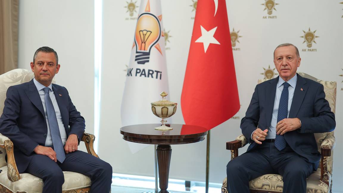 İki liderin kritik görüşmesinden kulis: Özel'e 15 Temmuz gazisi denildi; Erdoğan Özel'i, "Sizin başkanlığınızda ivmelenen bir süreç var" diye övdü