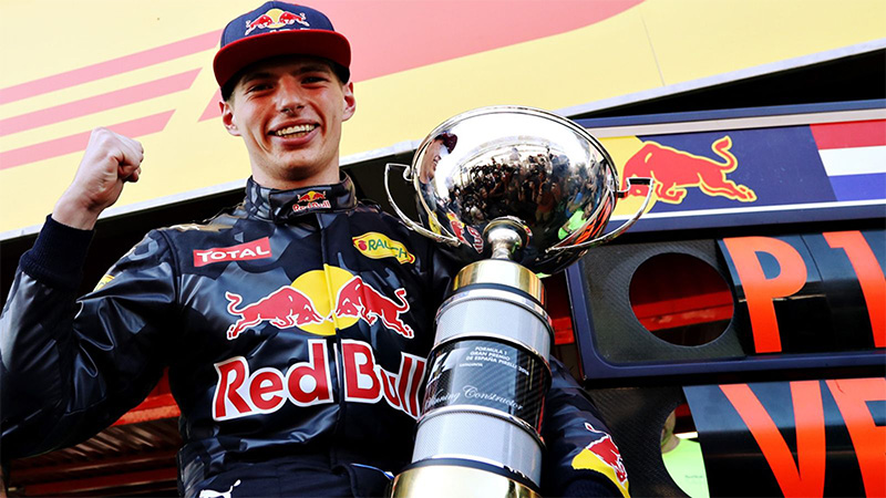 Verstappen'in sahip olduğu bir başka rekor ise, en genç yaşta yarış kazanan sürücü rekoru. Verstappen sadece 18 yaşındayken 2016 İspanya Grand Prix yarışını kazanarak bu rekorun sahibi oldu.