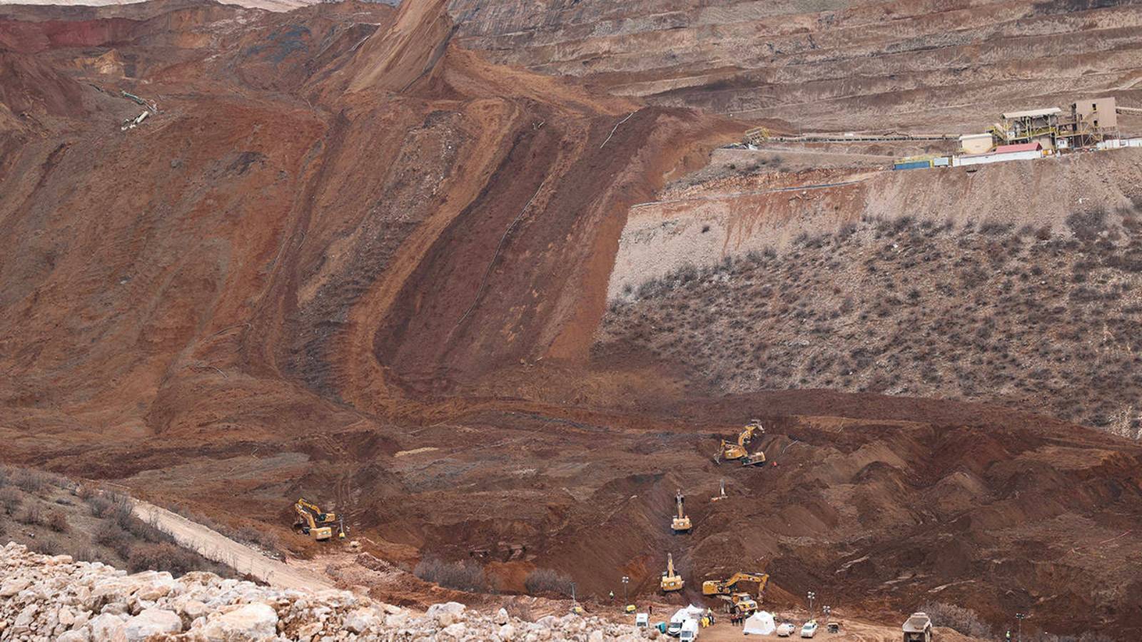 TBMM İliç Maden Kazasını Araştırma Komisyonu Erzincan'da | AKP'li Uslu: Çevresel etkiler anlamında olumsuz bir duruma rastlanmadı ama kurumlarımız teyakkuzda 