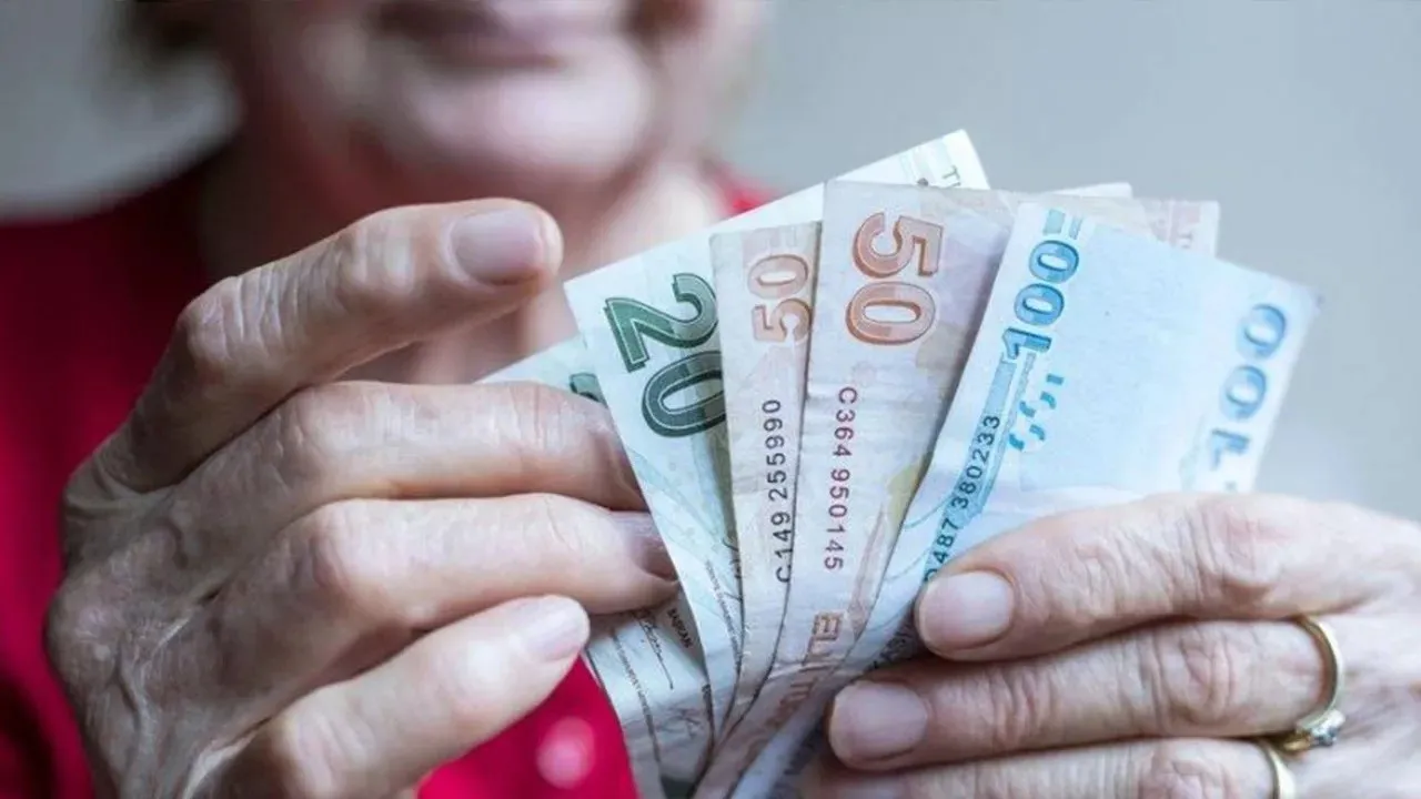 4 bin liralık emekli bayram ikramiyesi Meclis’ten geçti  