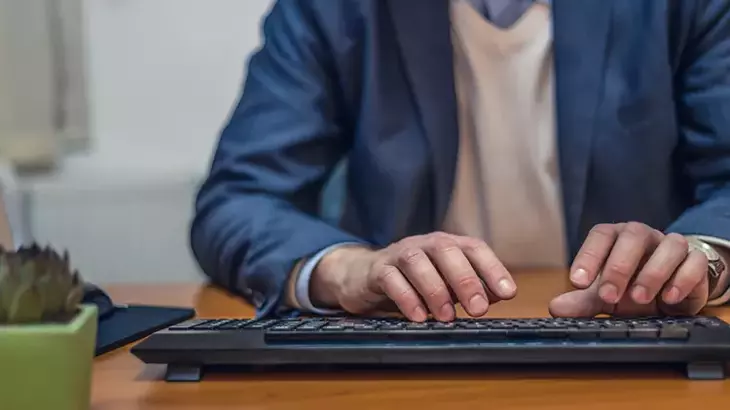 E-postalar iş yerinde yükselmenin önüne geçiyor olabilir mi?