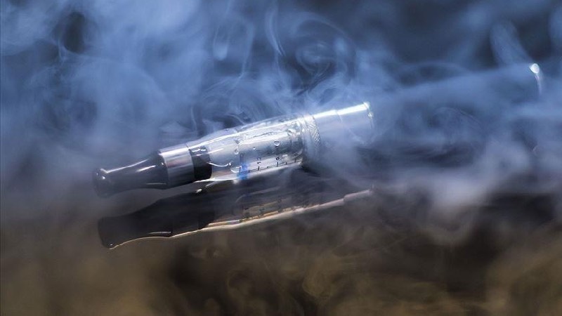 "Elektronik sigara kullananlar, 10 yıl daha genç yaşta kanser riski ile karşı karşıya kalabiliyor"