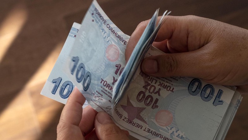 Kurban Bayramı'nın yaklaşmasıyla beraber emekli bayram ikramiyesi ödeme takvimine ilişkili sorular arttı. Emekli maaşlarına ek olarak iki kez verilen emekli bayram ikramiyesi 3 bin liraya yükseltilmişti. Peki, Kurban Bayramı ikramiye ödemesi ne zaman?