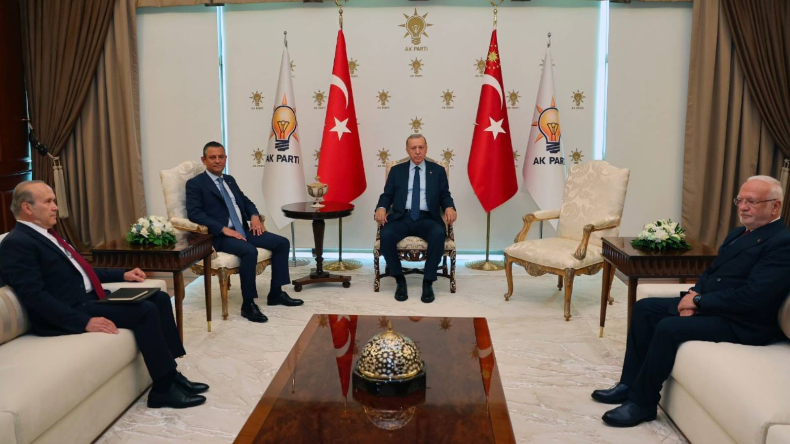 Erdoğan’ın CHP ziyaretinde oturma düzeni belli oldu