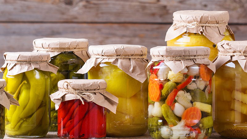 Turşu: Turşu ve kefir gibi probiyotik gıdalar ise bağırsak ve beyin arasındaki ilişki dolayısıyla stresi azaltmada oldukça etkili.