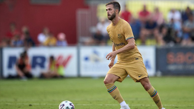 Bu sezon Sharjah ile 34 maçta forma giyen Pjanic, 11 asist yaptı ancak topu ağlara gönderemedi.