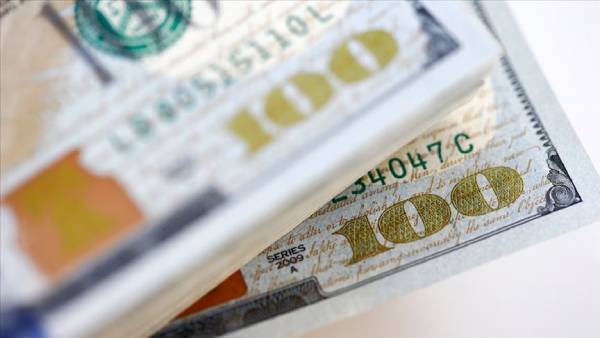 Bloomberg HT'nin haberine göre, raporda Nida Iqbal ve Hande Küçük gibi analistlerin yer aldığı Morgan Stanley ekonomistleri, TCMB'nin dezenflasyon hedeflerine olan bağlılığının faiz politikasının en az 2025'in ilk çeyreğine kadar değişmeyeceği beklentisini desteklediklerini ifade etti. Raporda ayrıca Türk Lirası için iyimser bir görüşün korunduğu ve Dolar/TL kurunun 2025 ortasına kadar 39 seviyesine yükselebileceği tahmininde bulunulduğu belirtildi.