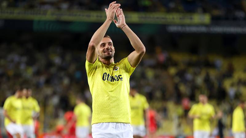 Hatay'da depremzedeler için okul yaptıran Fenerbahçeli Tadic desteğinin gizli kalmasını istemiş