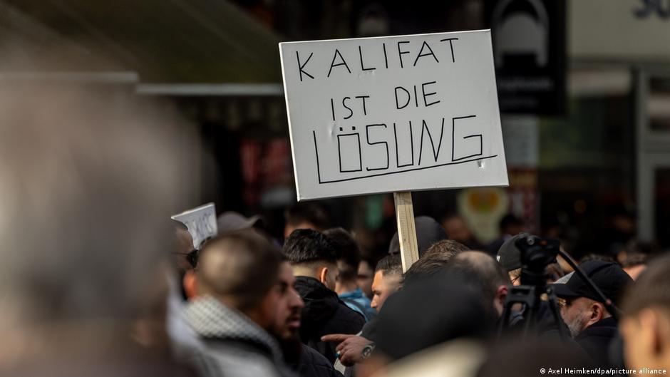 Hilafet Devleti davasında yine tecilli hapis cezaları