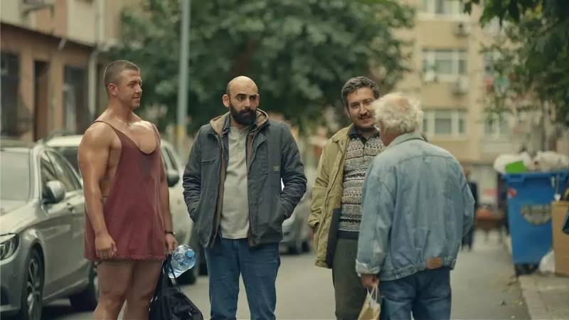 Gibi dizisinde İlkkan karakterinin sabah kahvaltısında 14 yumurta haşladığı Yalvaç karakterine Arda Berç Dalıcı, atv'nin yeni yarışma programı Alan'a katıldı. 