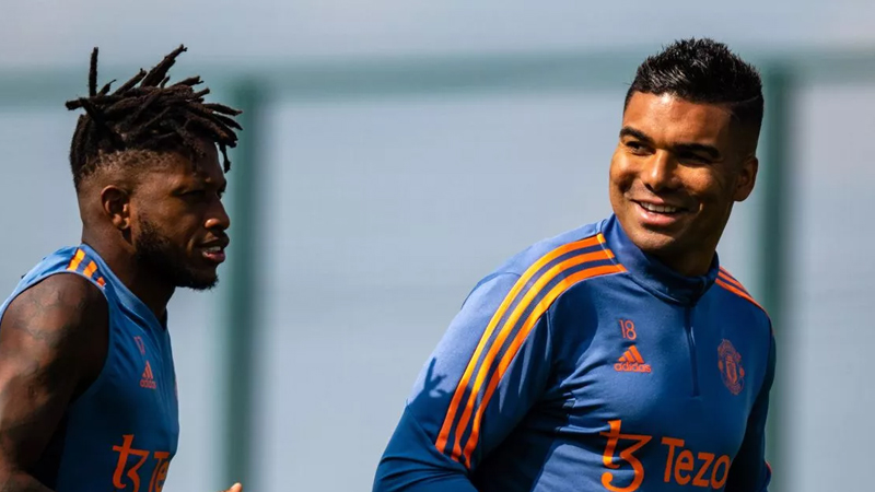 Yönetim, bu ikiliyi Fenerbahçe’de bir araya getirmek istiyor. Kırmızı Şeytanlar’ın gözden çıkardığı Casemiro’ya başta Suudi Arabistan’dan olmak üzere birçok ülkeden ilgi var.