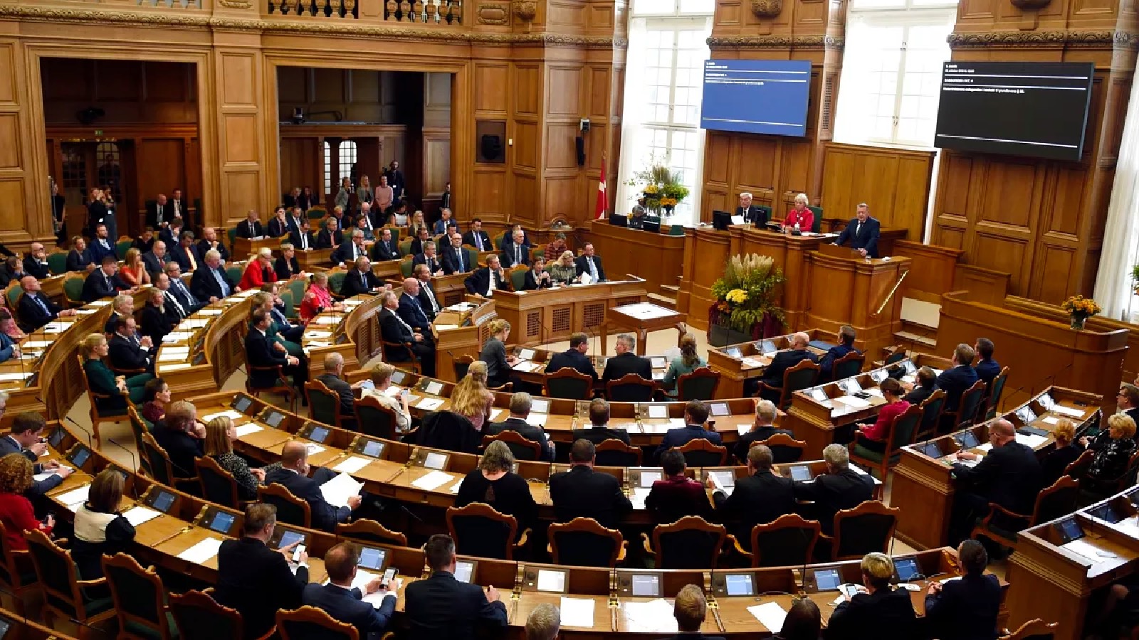 Danimarka’da sosyal medyaya yaş sınırı getiriliyor