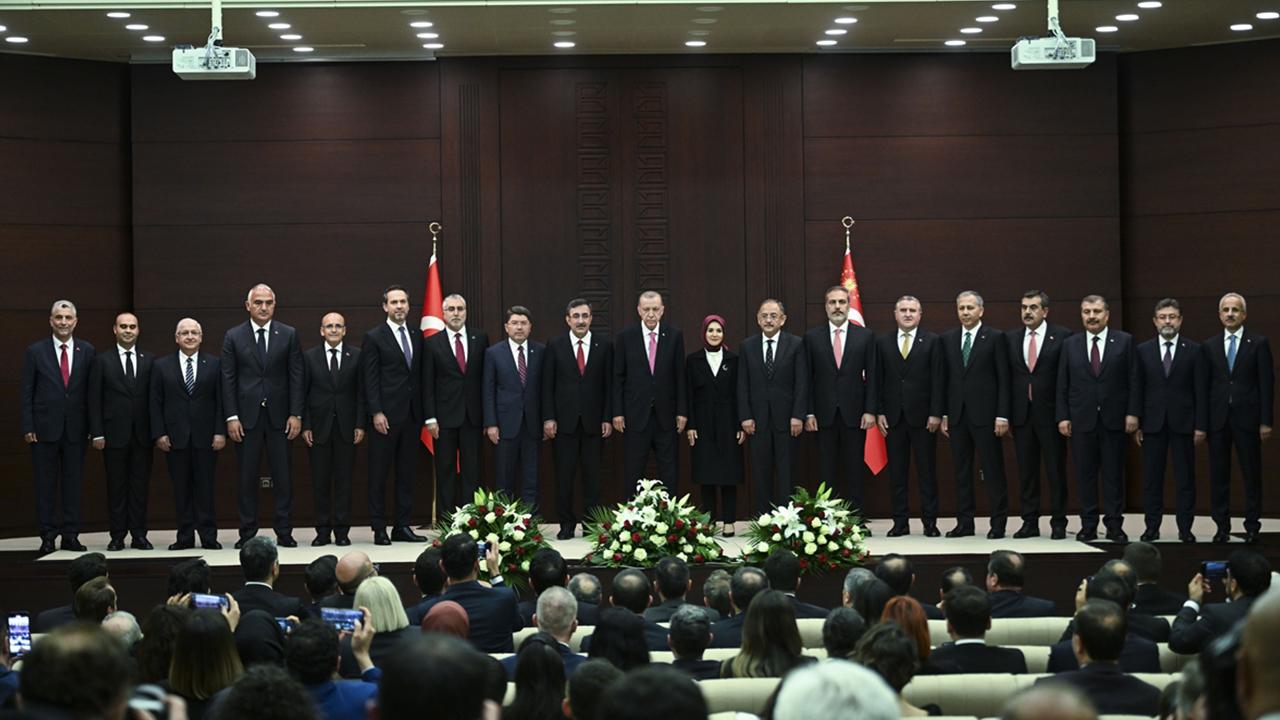 TGRT Haber'de yayımlanan Medya Kritik programında konuşan Cem Küçük şunları kaydetti: 