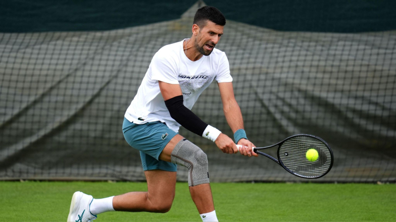 DJOKOVIC'İN KARARI ÖNEMLİ | Fransa Açık'ta sağ dizinde menisküsü yırtılan ve 5 Haziran'da ameliyat edilen Djokovic'in turnuvaya katılıp katılmaması hem kendisi hem rakipleri için büyük önem taşıyor.