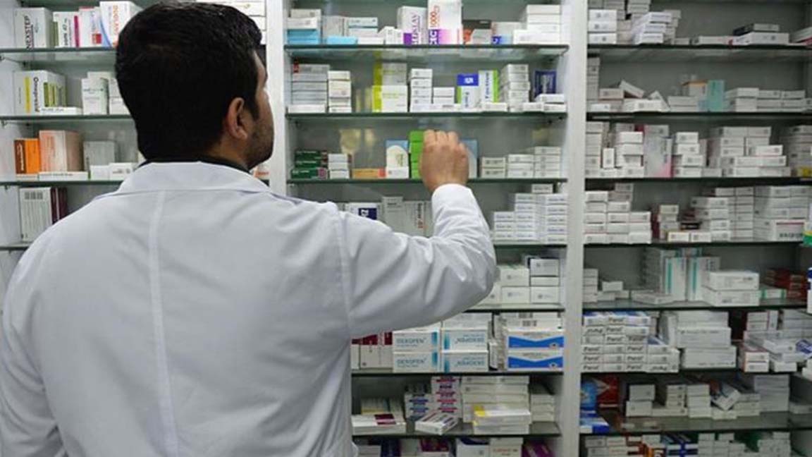 Eczacılar 14 Mayıs’ı sorunlarla karşılıyor; ilaç yok, mezun çok