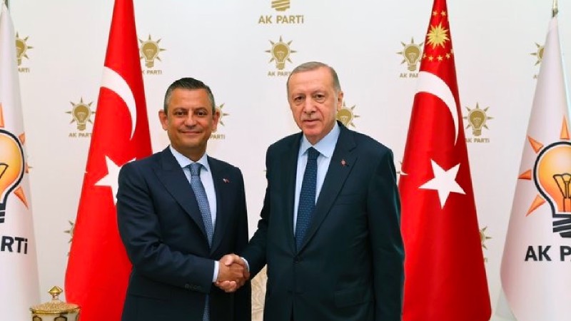 AREA Araştırma'dan yeni anket: "Erdoğan'ın CHP’yi ziyaretini ve normalleşme söylemlerini nasıl karşılıyorsunuz?"