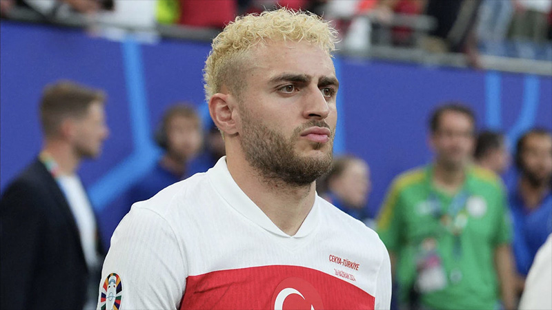 HITC'nin haberine göre Arsenal, Liverpool ve Newcastle United, Barış Alper Yılmaz ile ilgilenen takımlar arasında. Haberde milli futbolcunun EURO 2024'teki performansına vurgulanırken, 24 yaşındaki futbolcunun Avrupa Şampiyonası'nda gol atamamasına karşın temposu ve enerjisiyle turnuvada iz bıraktığından söylendi.