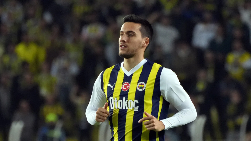 Umut Nayır: Gelecek sezon planlamasında olmayan isimlerden birisi de Umut Nayir. Teklif gelmesi durumunda onun da takımdan ayrılmasına kesin gözüyle bakılıyor.