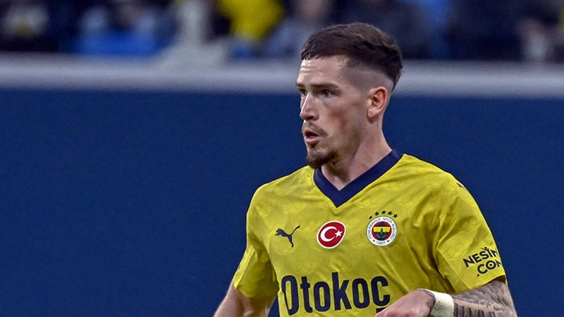 Ryan Kent: Kent'e özellikle İngiltere'den birçok teklif yapılırken transfer konusundaki son karar tecrübeli futbolcuya bağlı olarak değişecek. Fenerbahçe, oyuncuyu gelecek sezonki planlamada düşünmüyor.