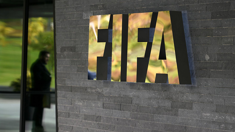 FIFA'dan VAR sonrası yeni teknoloji: Teknik direktörlere itiraz hakkı